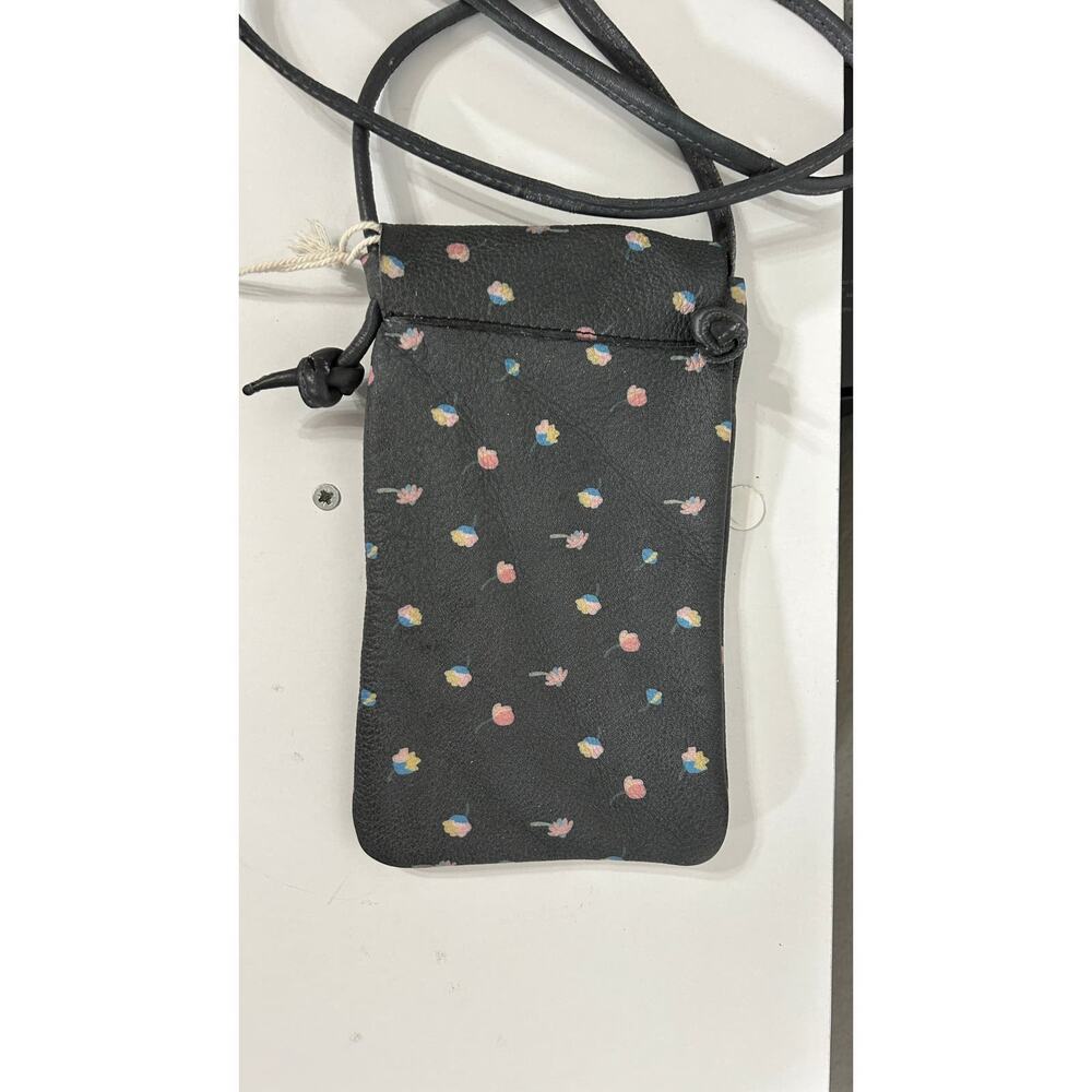 Free People Let’s Dance Phone Crossbody Bag Black Floral Leather NWOT - Picture 5 of 7